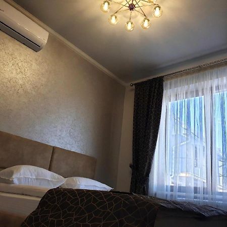Apartment Sweethome 1 Free Parking Uzhhorod Exterior photo